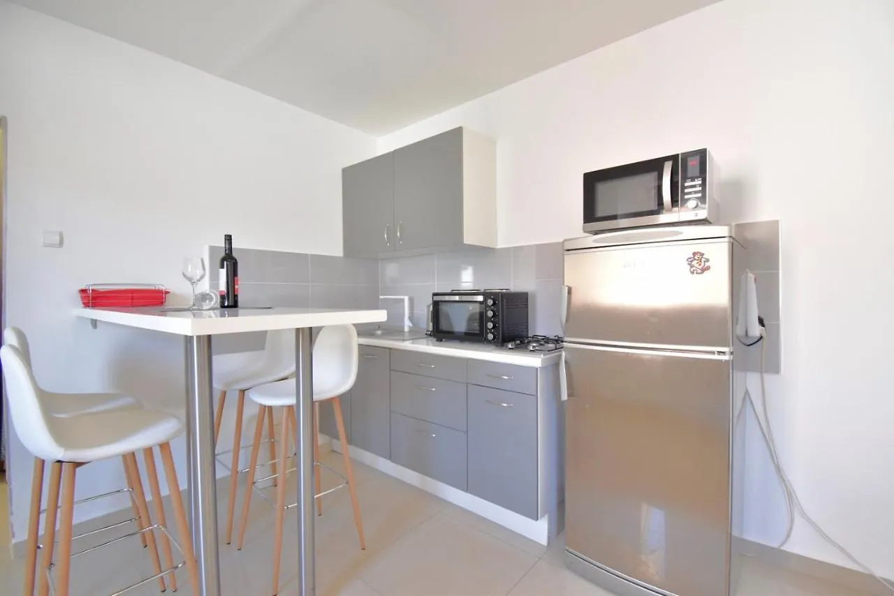 City Centre Apartment With Terrace 2 Pula