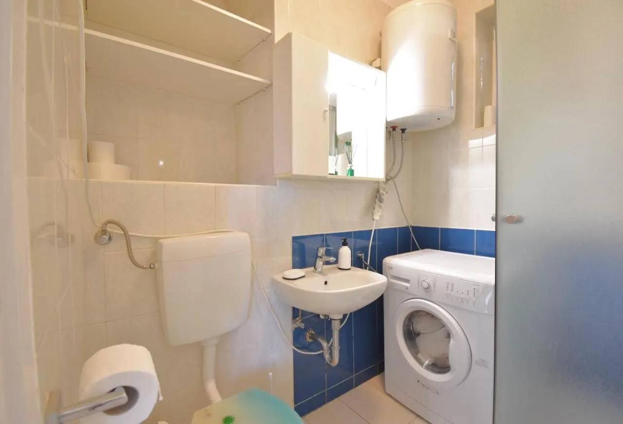 City Centre Apartment With Terrace 2 풀라